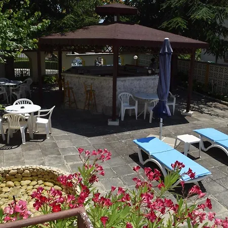 Хотел семеен крис Свети Влас