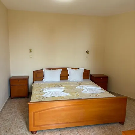 семеен крис