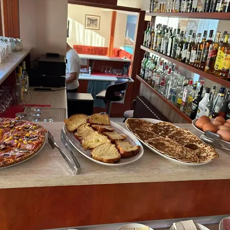 Хотел семеен крис