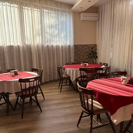 семеен крис Хотел Свети Влас