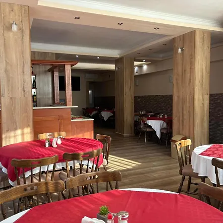 Хотел семеен крис