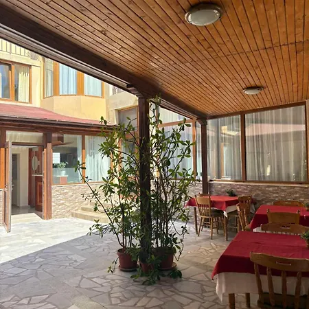 семеен крис Хотел Свети Влас