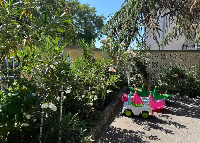 Family Chris Hotel 3*