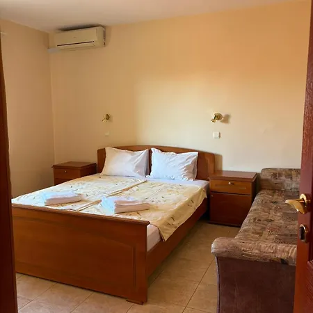 ホテル Family Chris 3*